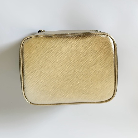 Victoria’s Secret Makeup Bag - Picture 1 of 7